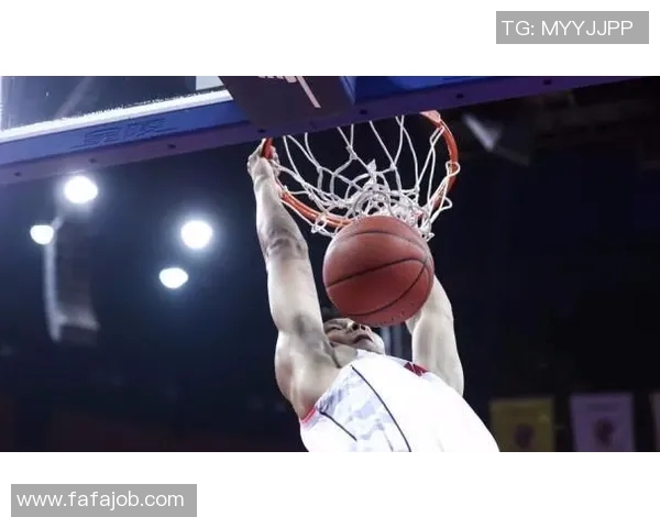 周鹏:从篮球场上的拼搏到人生舞台的精彩转身 周鹏:从篮球场上的拼搏到人生舞台的精彩转身