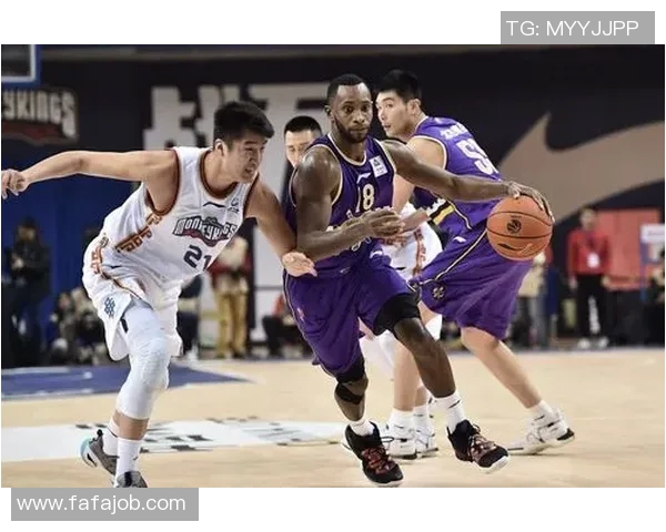 波兰与多米尼加激战正酣两国球队争夺胜利的精彩对决 波兰与多米尼加激战正酣两国球队争夺胜利的精彩对决