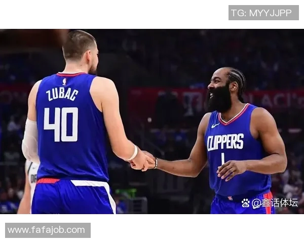 独行侠与快船的激战揭示了NBA季后赛的悬念与精彩瞬间 独行侠与快船的激战揭示了NBA季后赛的悬念与精彩瞬间