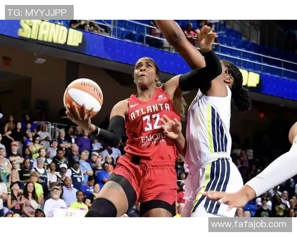 亚特兰大梦想队与风暴队的激烈对决展现篮球魅力与团队精神