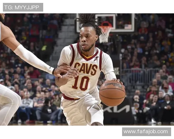 杰拉米格兰特的崛起与NBA赛场上的多重角色探索 杰拉米格兰特的崛起与NBA赛场上的多重角色探索